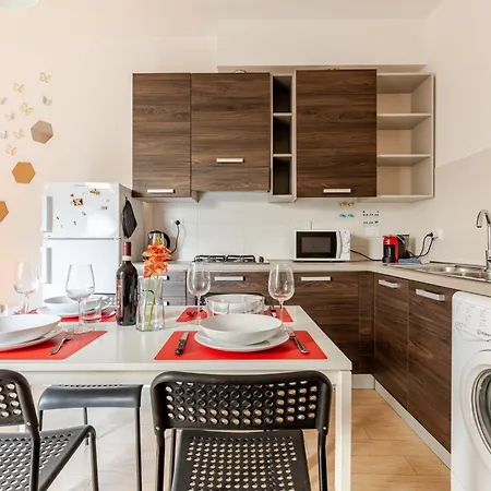 Daire New Charming With Garden In *