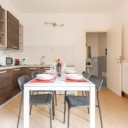 New Charming With Garden In Floransa