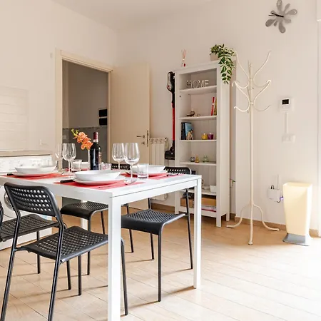 New Charming With Garden In Daire Floransa