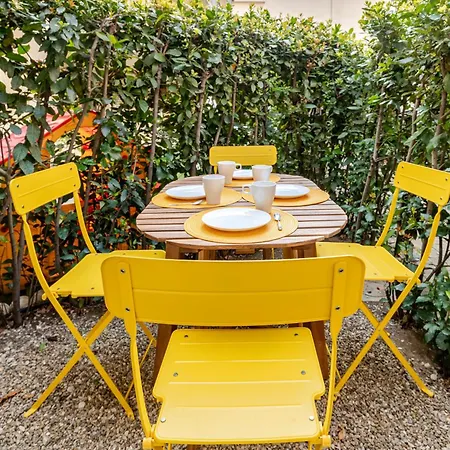 New Charming With Garden In Daire *