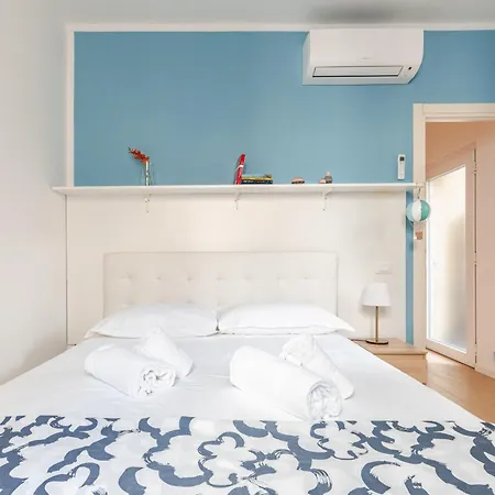 New Charming With Garden In Daire Floransa