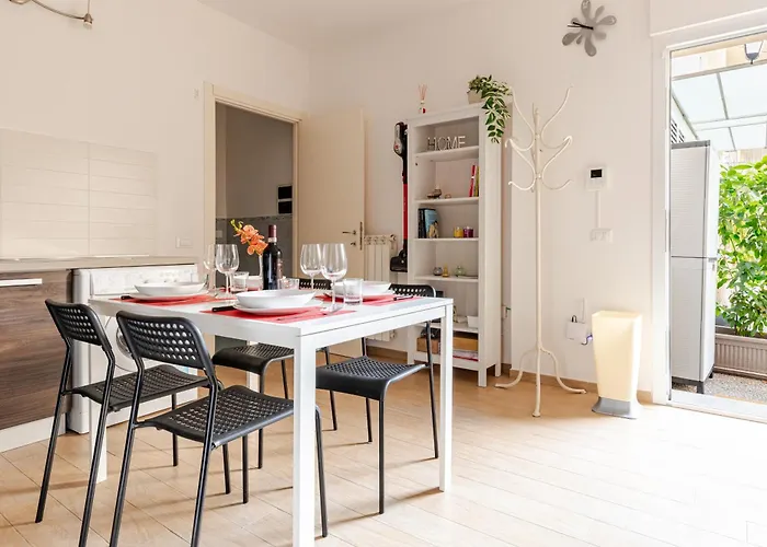 New Charming With Garden In Daire Floransa