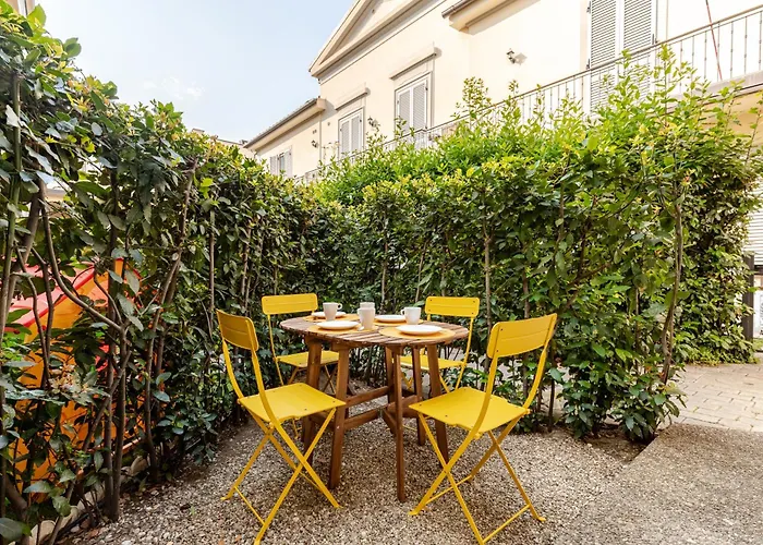 New Charming With Garden In *